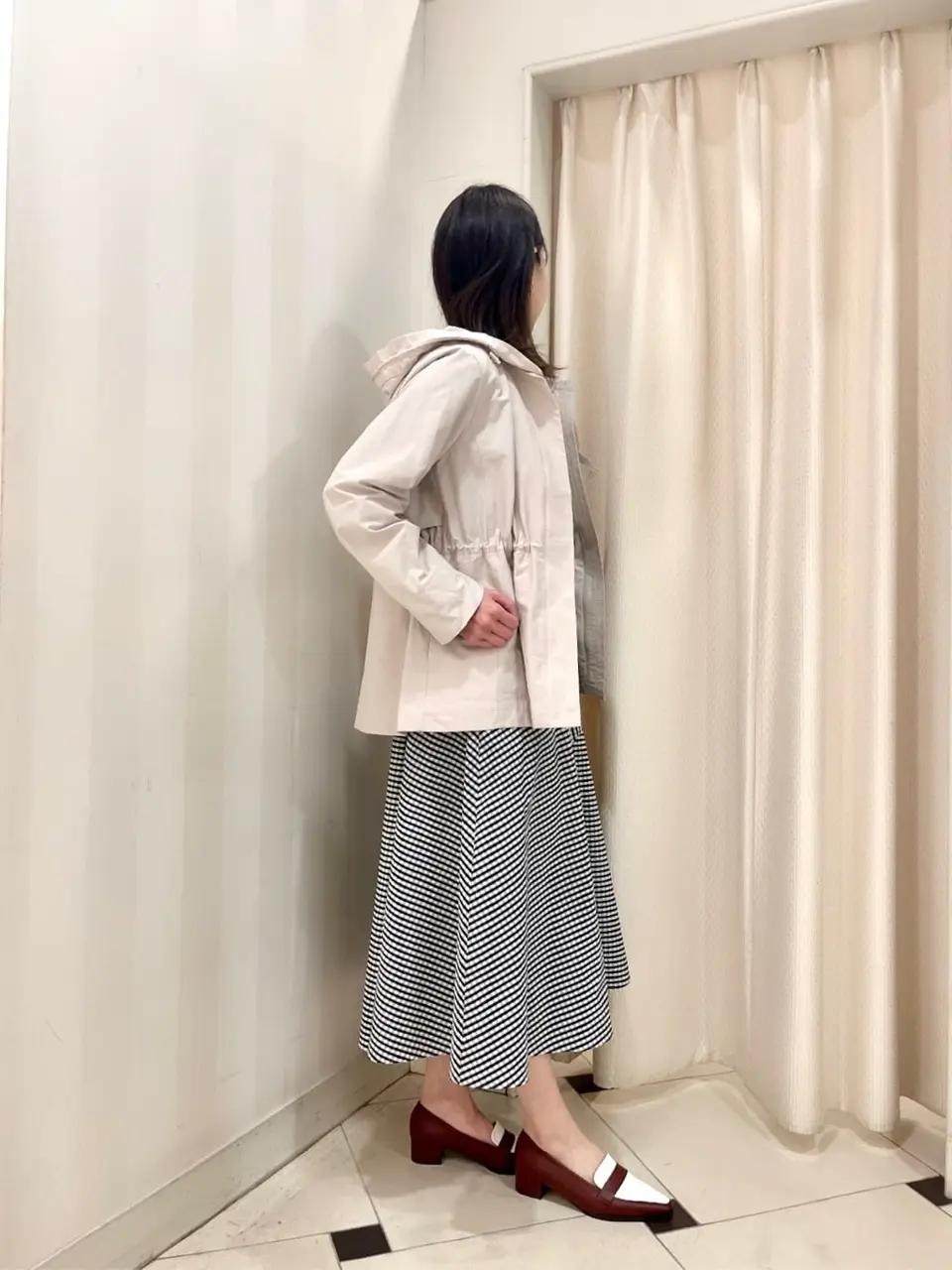 組曲 金井 コーディネート画像