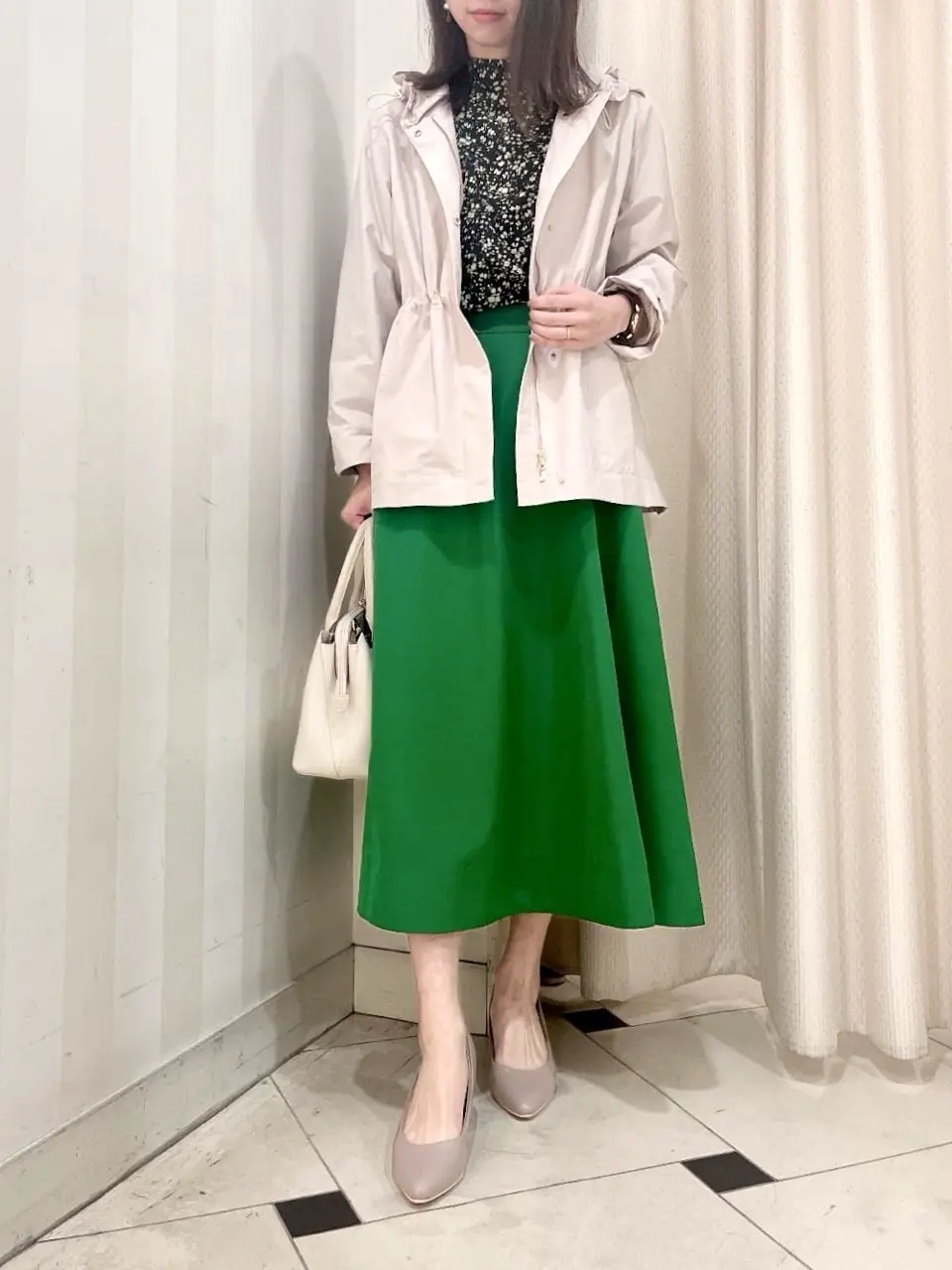 組曲 金井 コーディネート画像