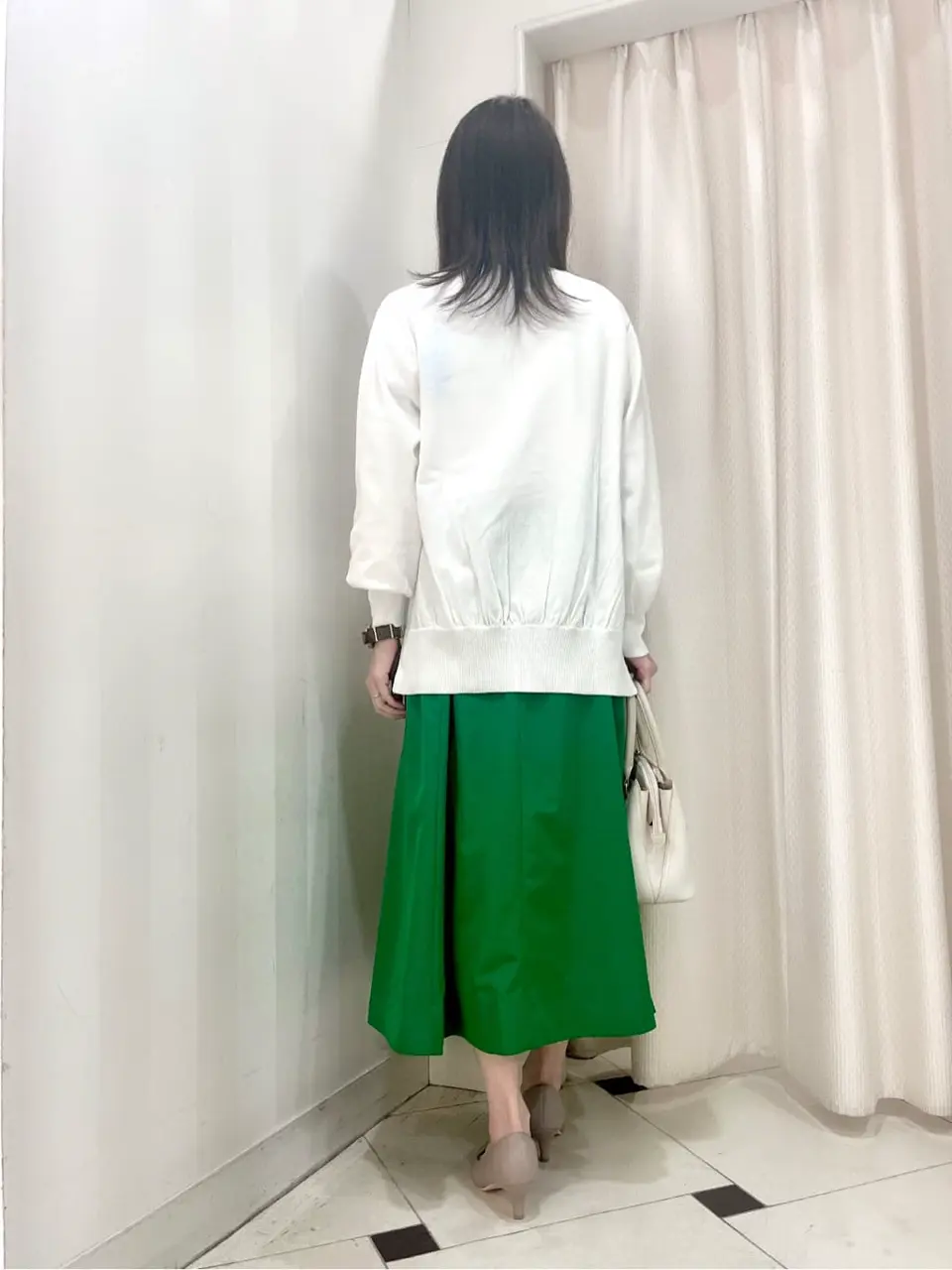 組曲 金井 コーディネート画像