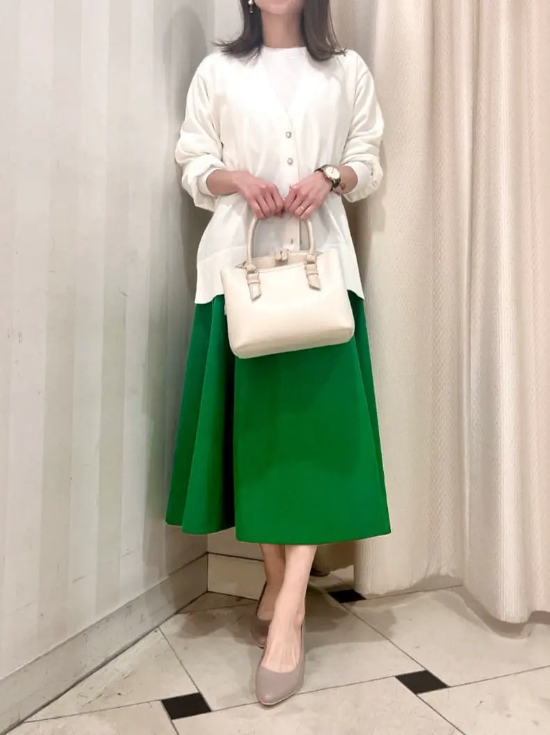 組曲 金井 コーディネート画像