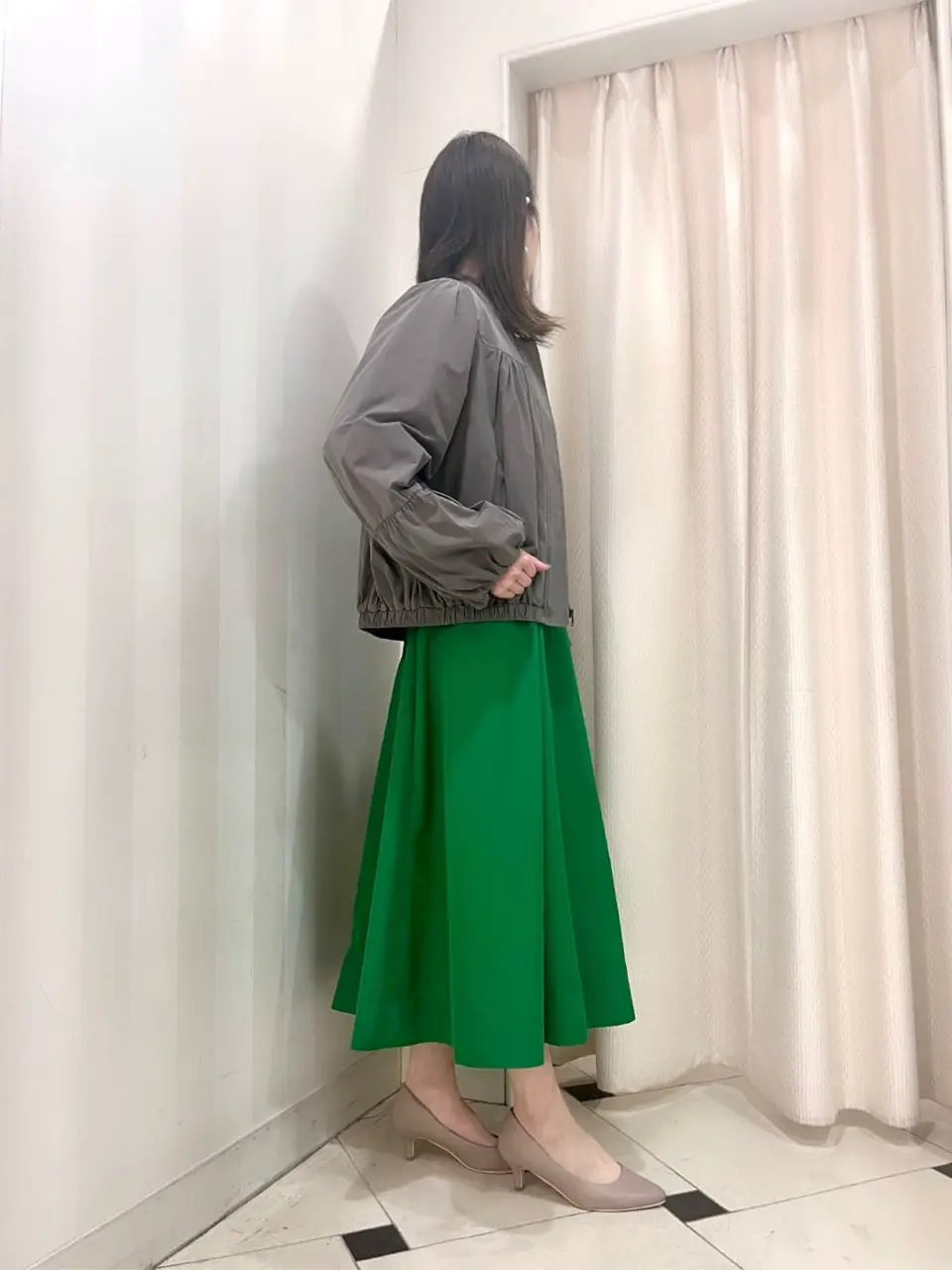 組曲 金井 コーディネート画像