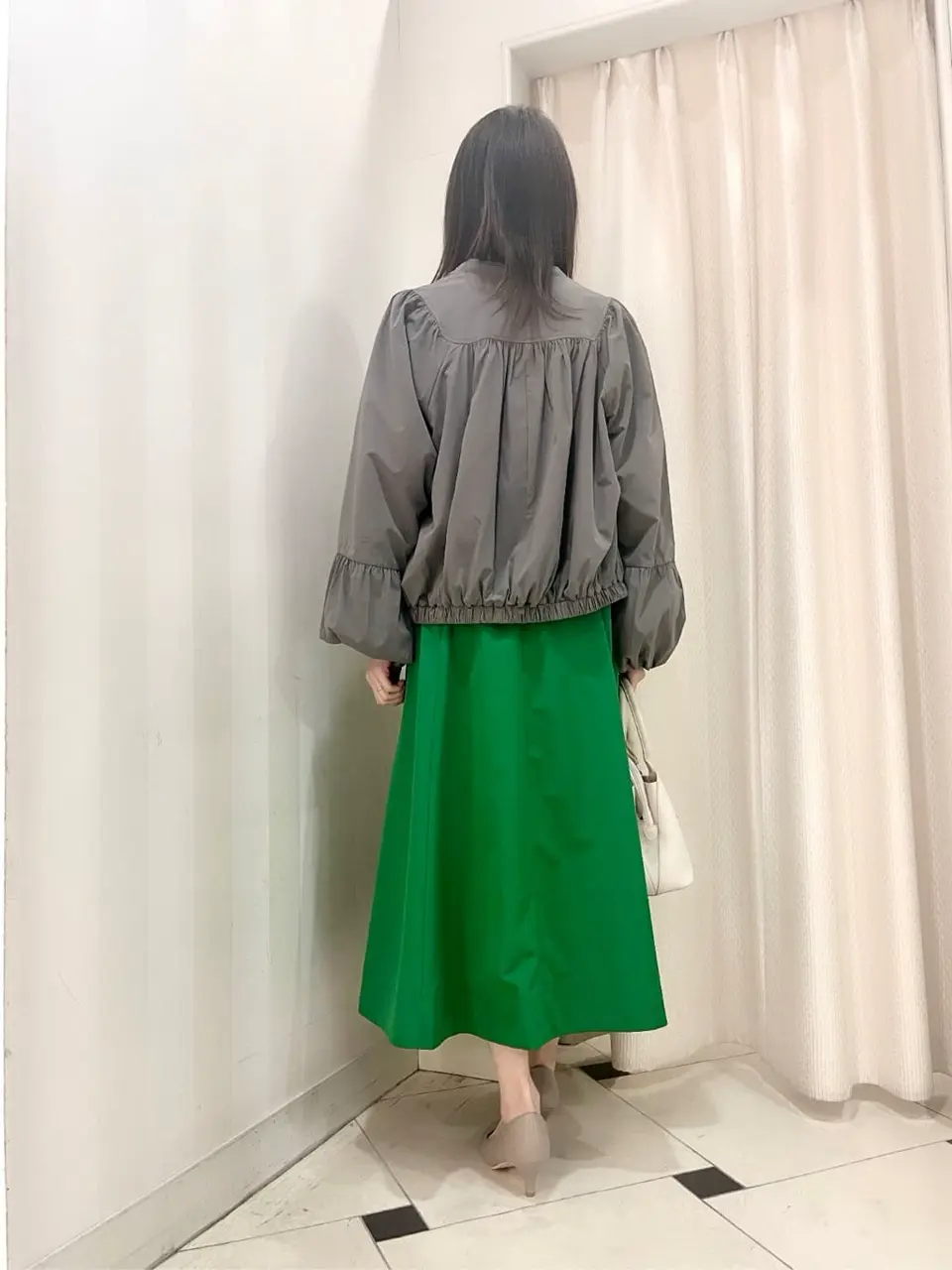 組曲 金井 コーディネート画像