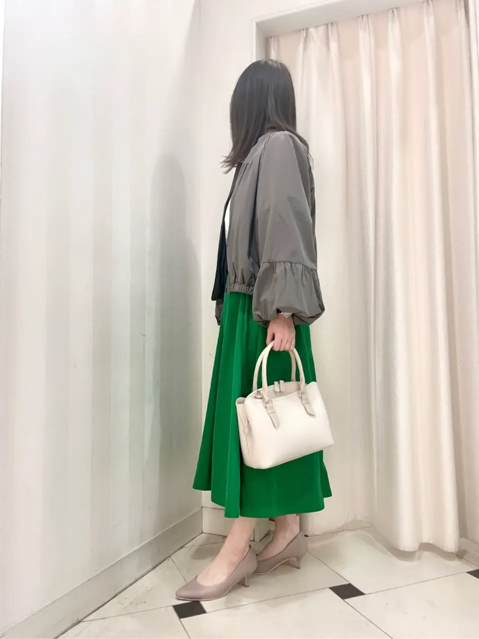 組曲 金井 コーディネート画像