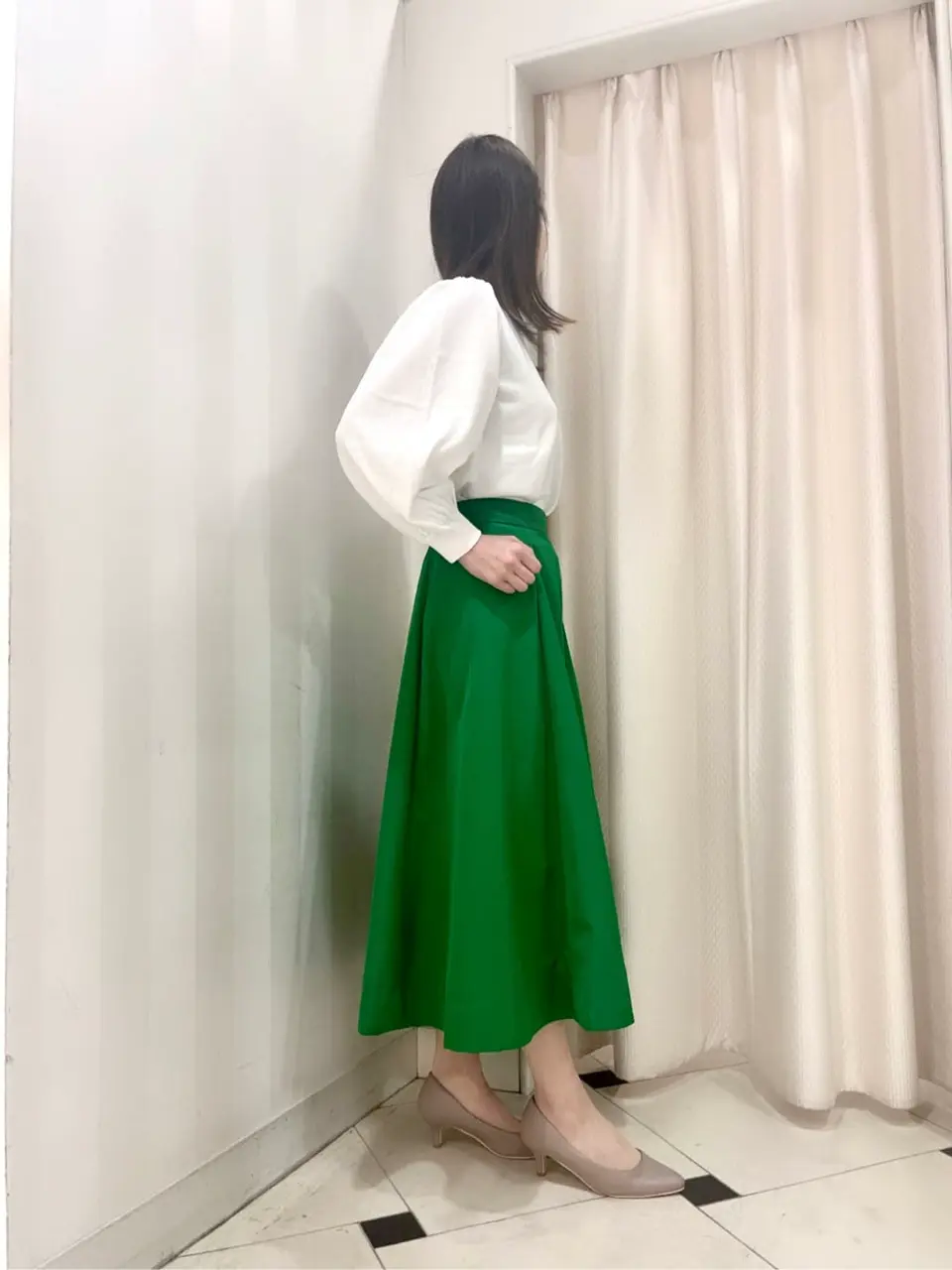 組曲 金井 コーディネート画像