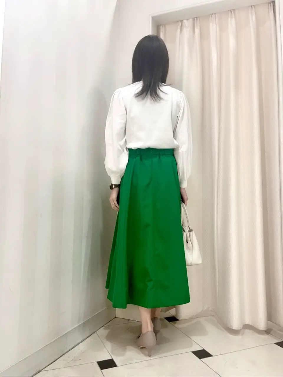 組曲 金井 コーディネート画像