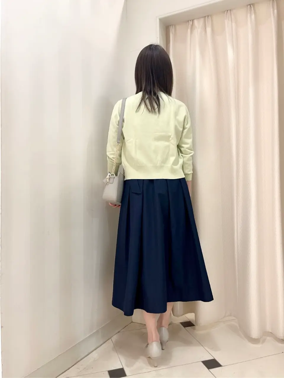 組曲 金井 コーディネート画像