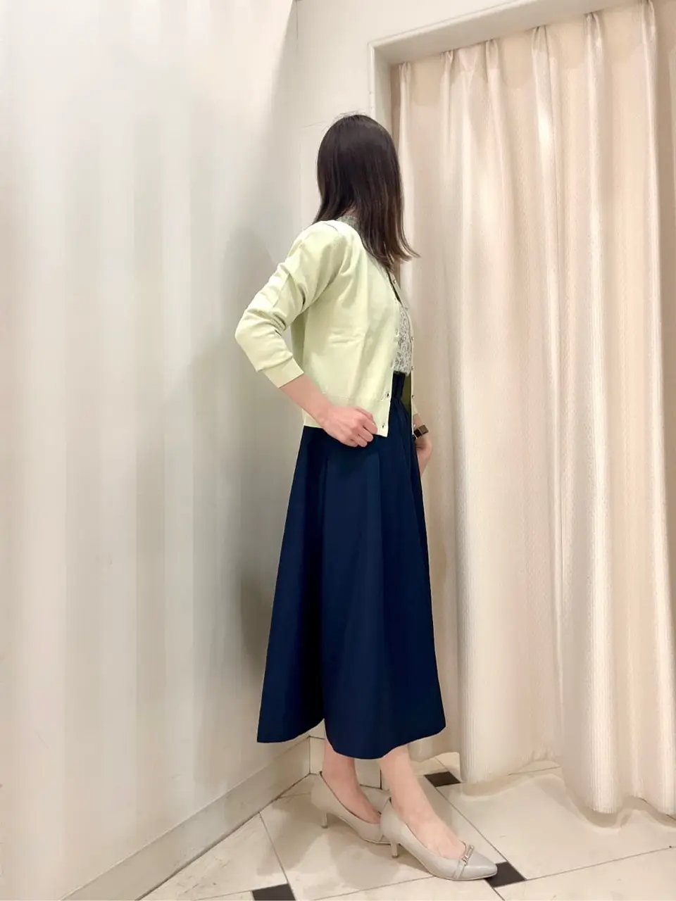 組曲 金井 コーディネート画像