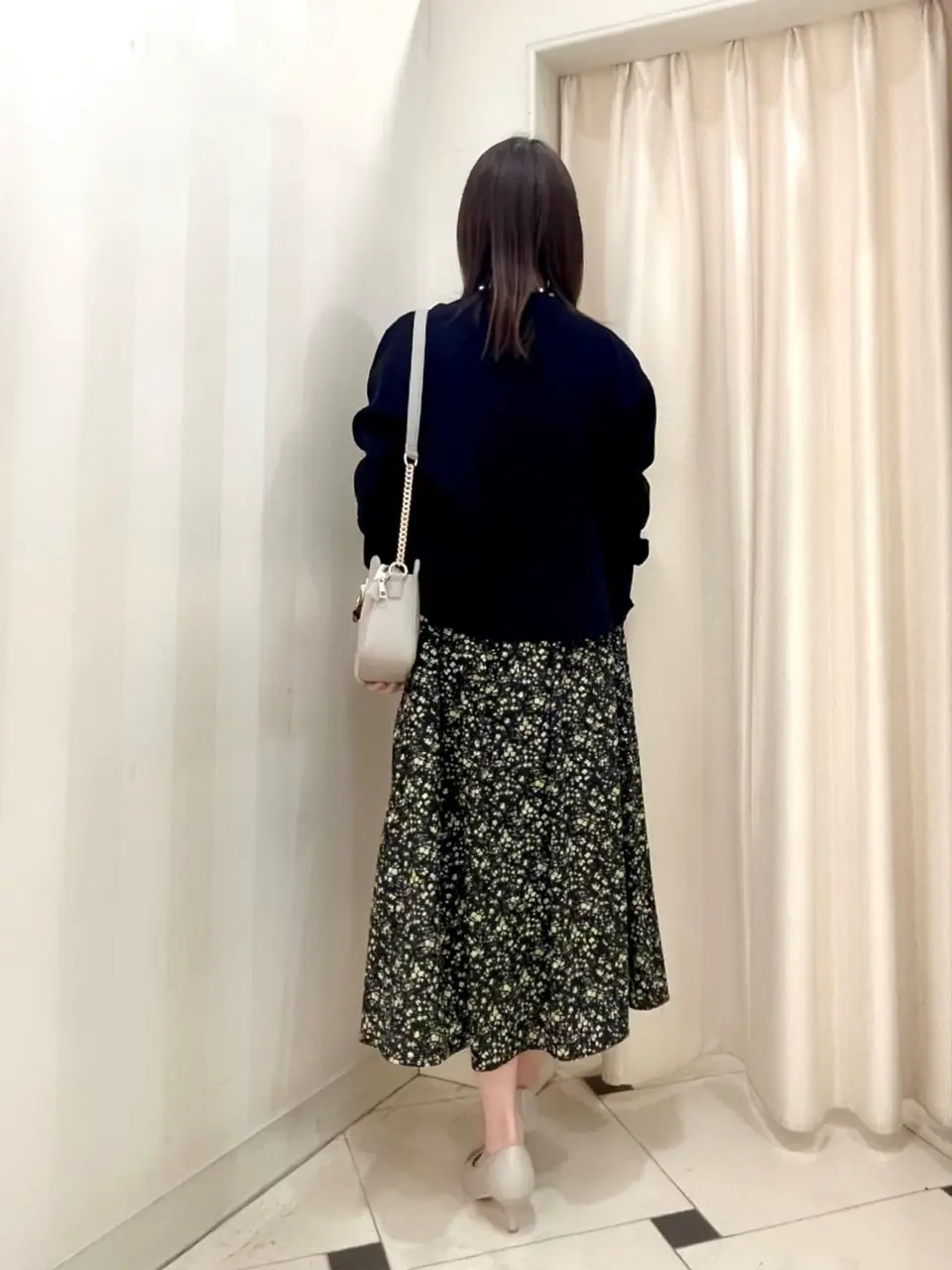 組曲 金井 コーディネート画像