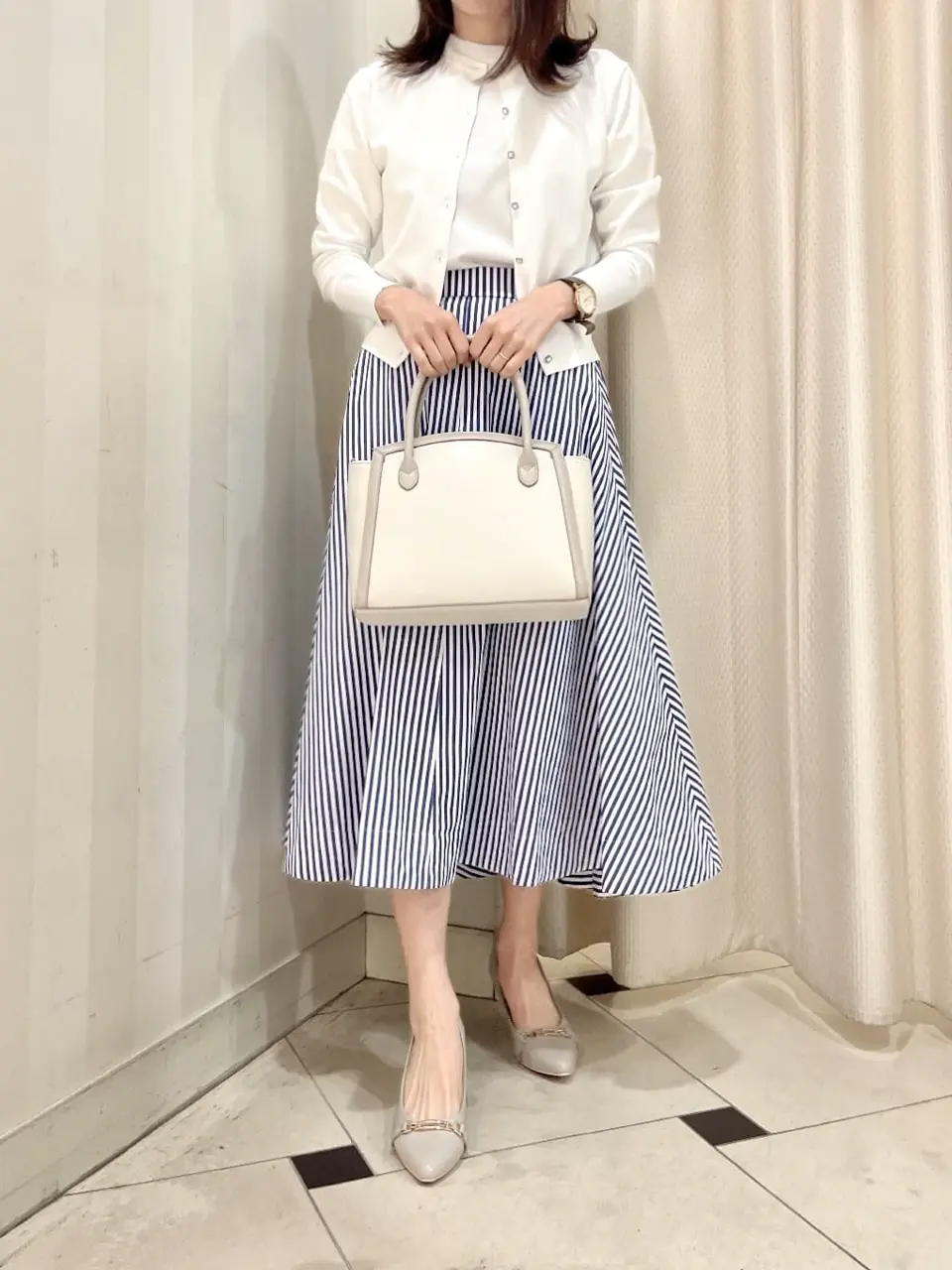 組曲 金井 コーディネート画像