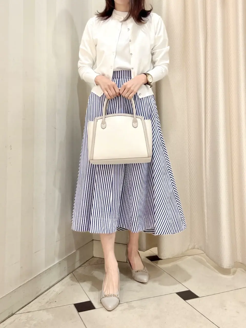 組曲 金井 コーディネート画像