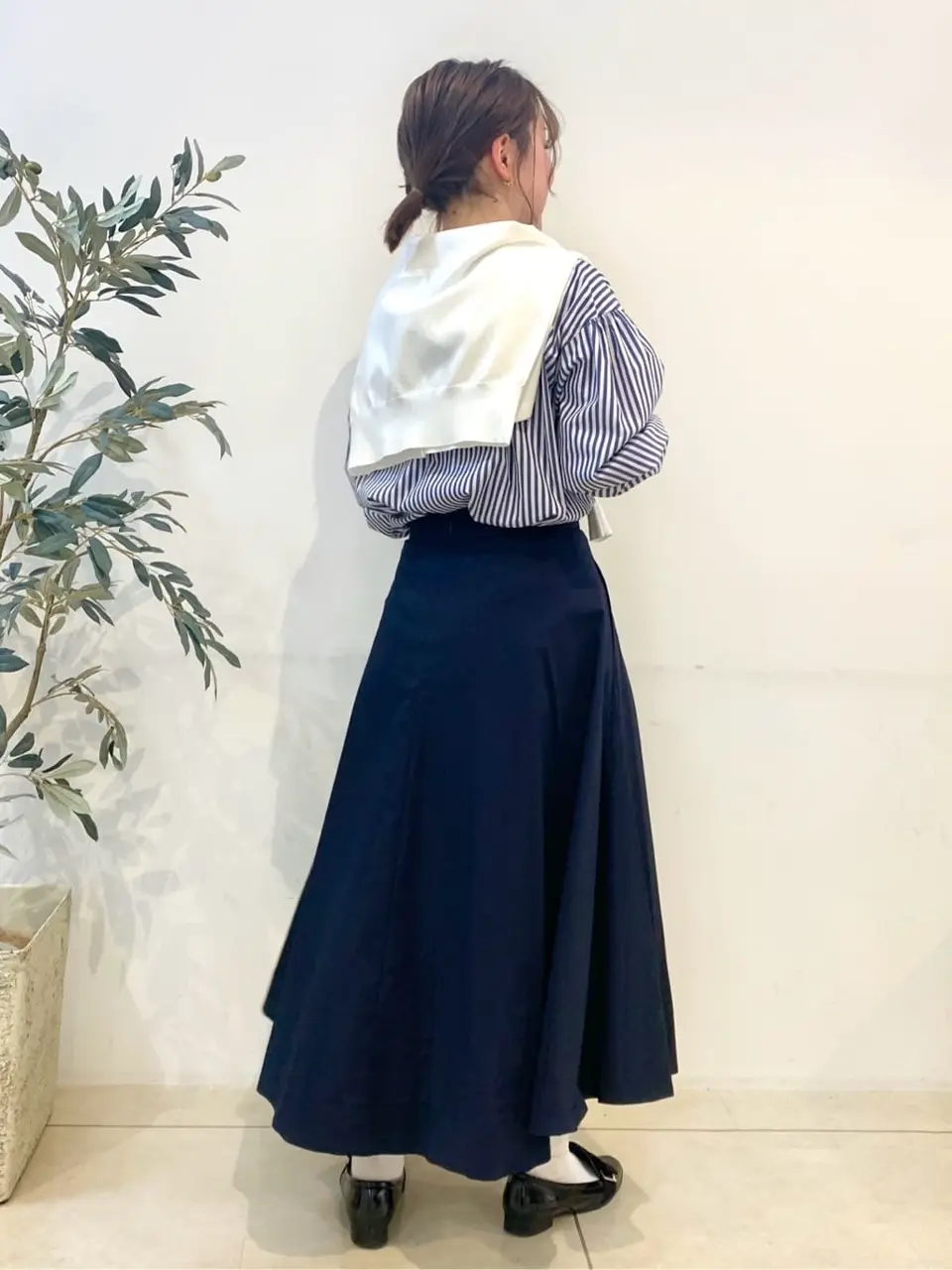 組曲 石井 コーディネート画像