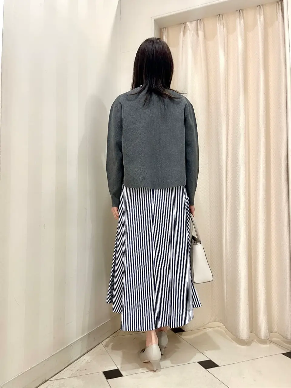 組曲 金井 コーディネート画像