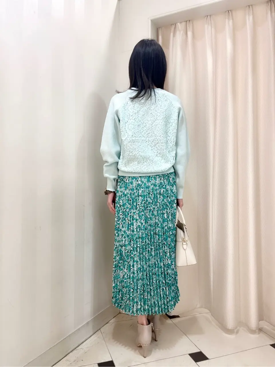 組曲 金井 コーディネート画像