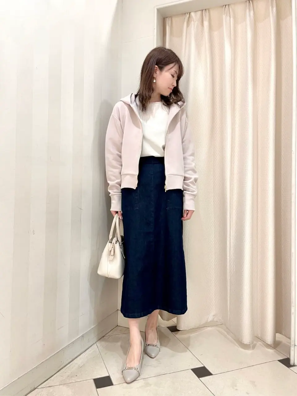 組曲 金井 コーディネート画像