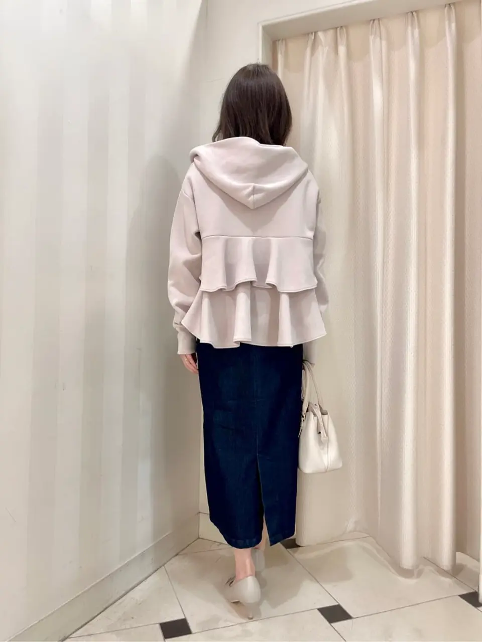 組曲 金井 コーディネート画像