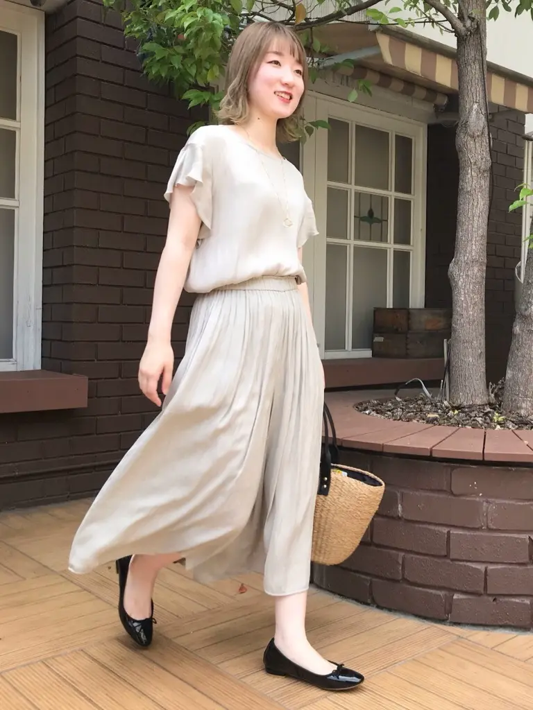 組曲 石井 コーディネート画像