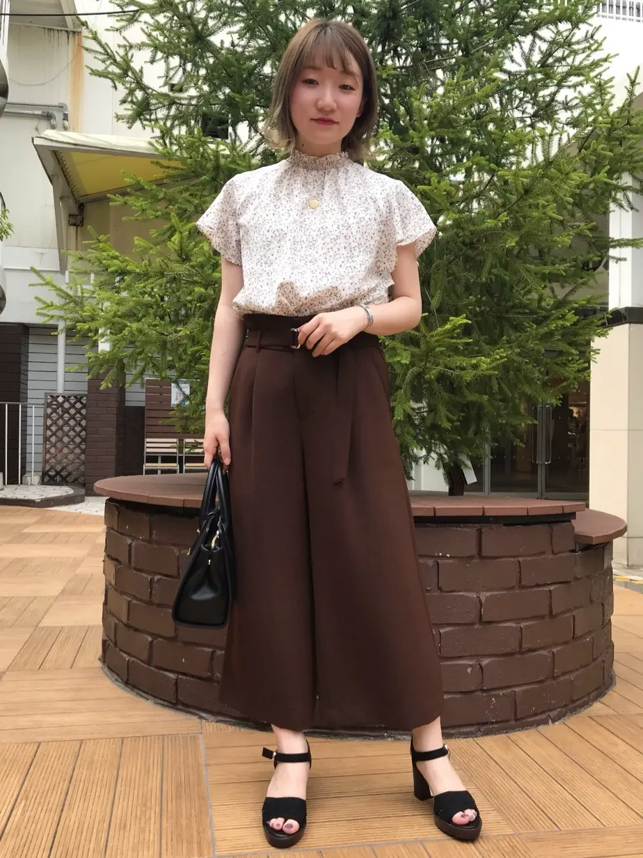 組曲 石井 コーディネート画像