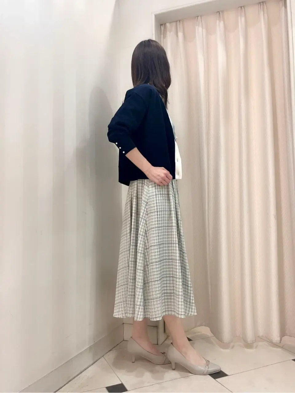 組曲 金井 コーディネート画像