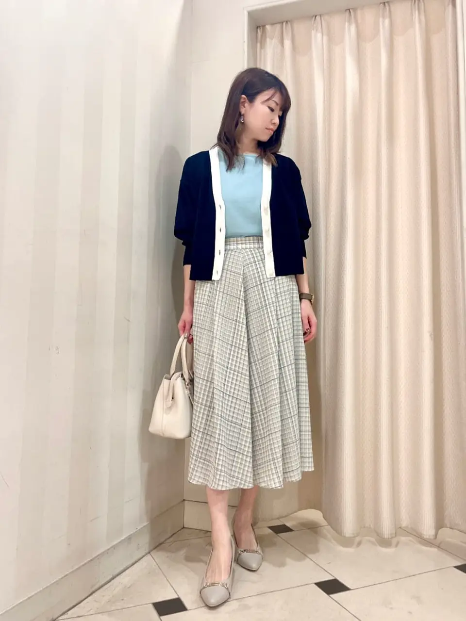 組曲 金井 コーディネート画像