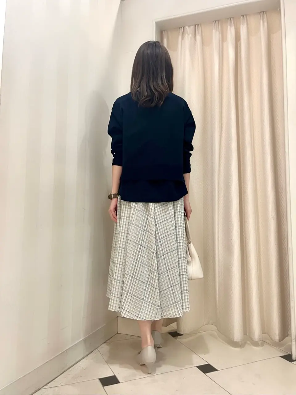 組曲 金井 コーディネート画像