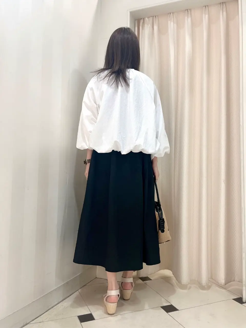 組曲 金井 コーディネート画像