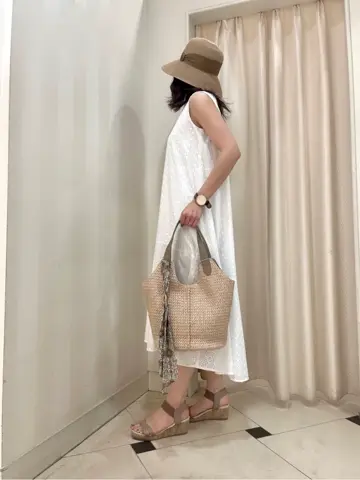 組曲 金井 コーディネート画像