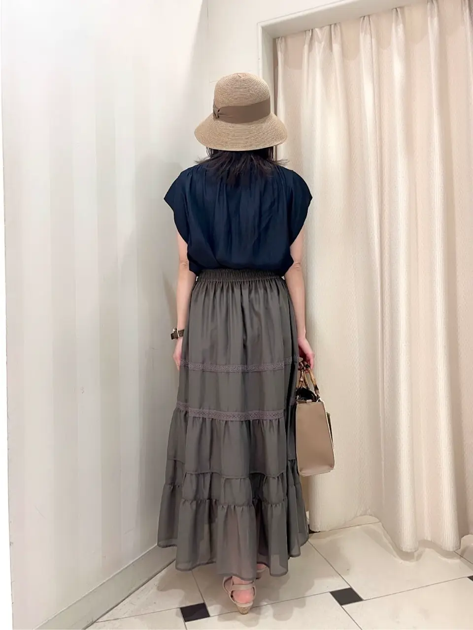 組曲 金井 コーディネート画像