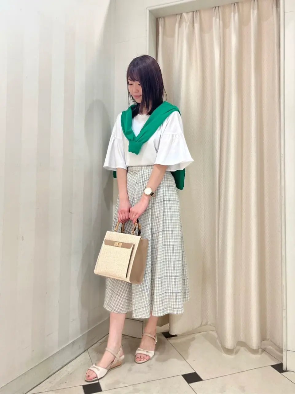 組曲 金井 コーディネート画像