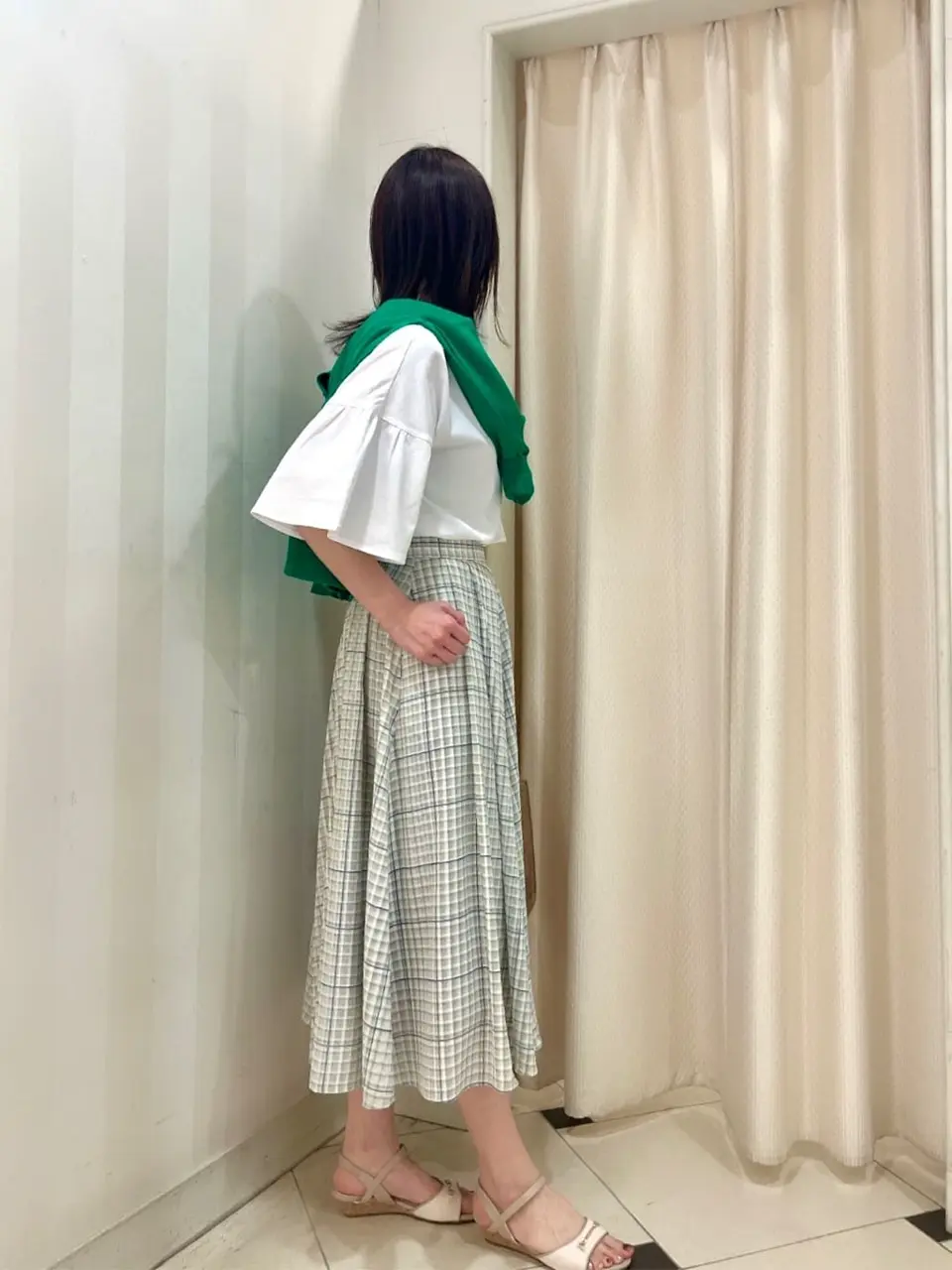 組曲 金井 コーディネート画像