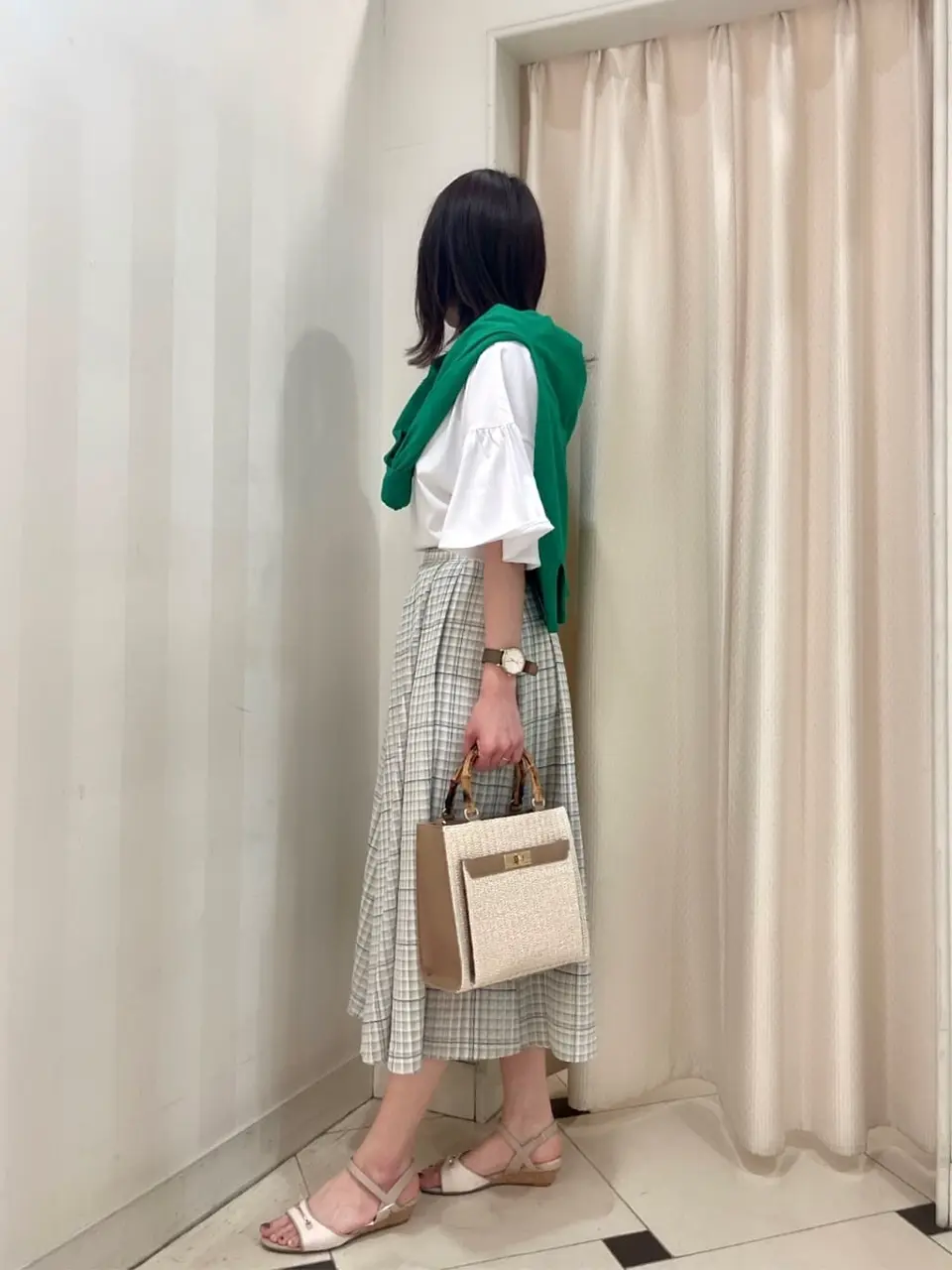 組曲 金井 コーディネート画像