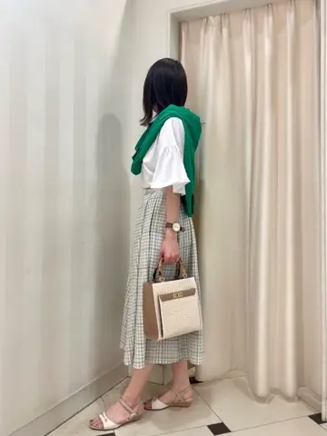 組曲 金井 コーディネート画像