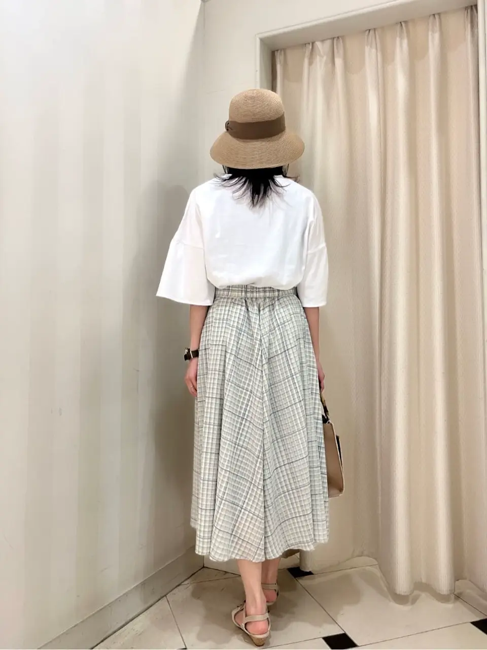 組曲 金井 コーディネート画像