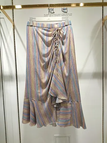 組曲 岡 コーディネート画像