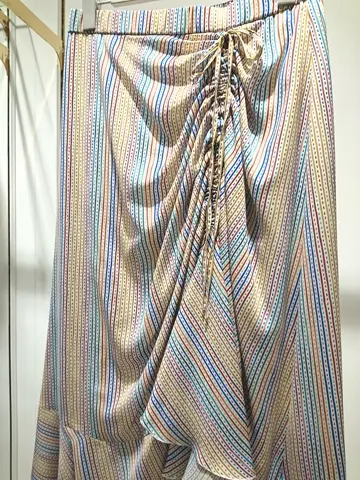 組曲 岡 コーディネート画像