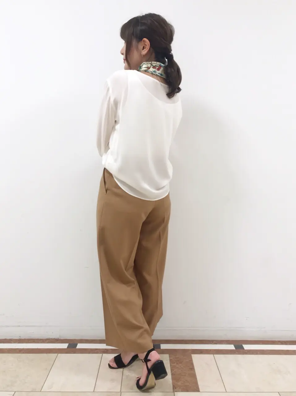 組曲 宮本 コーディネート画像