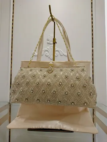 組曲 岡 コーディネート画像