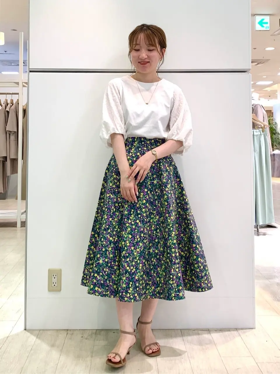 組曲 石井 コーディネート画像