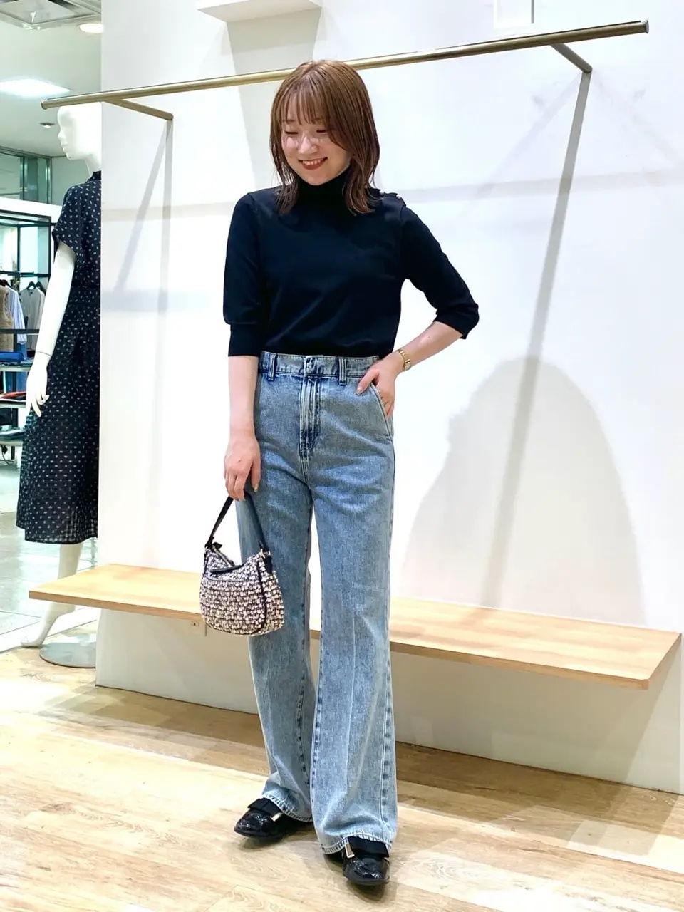 組曲 石井 コーディネート画像