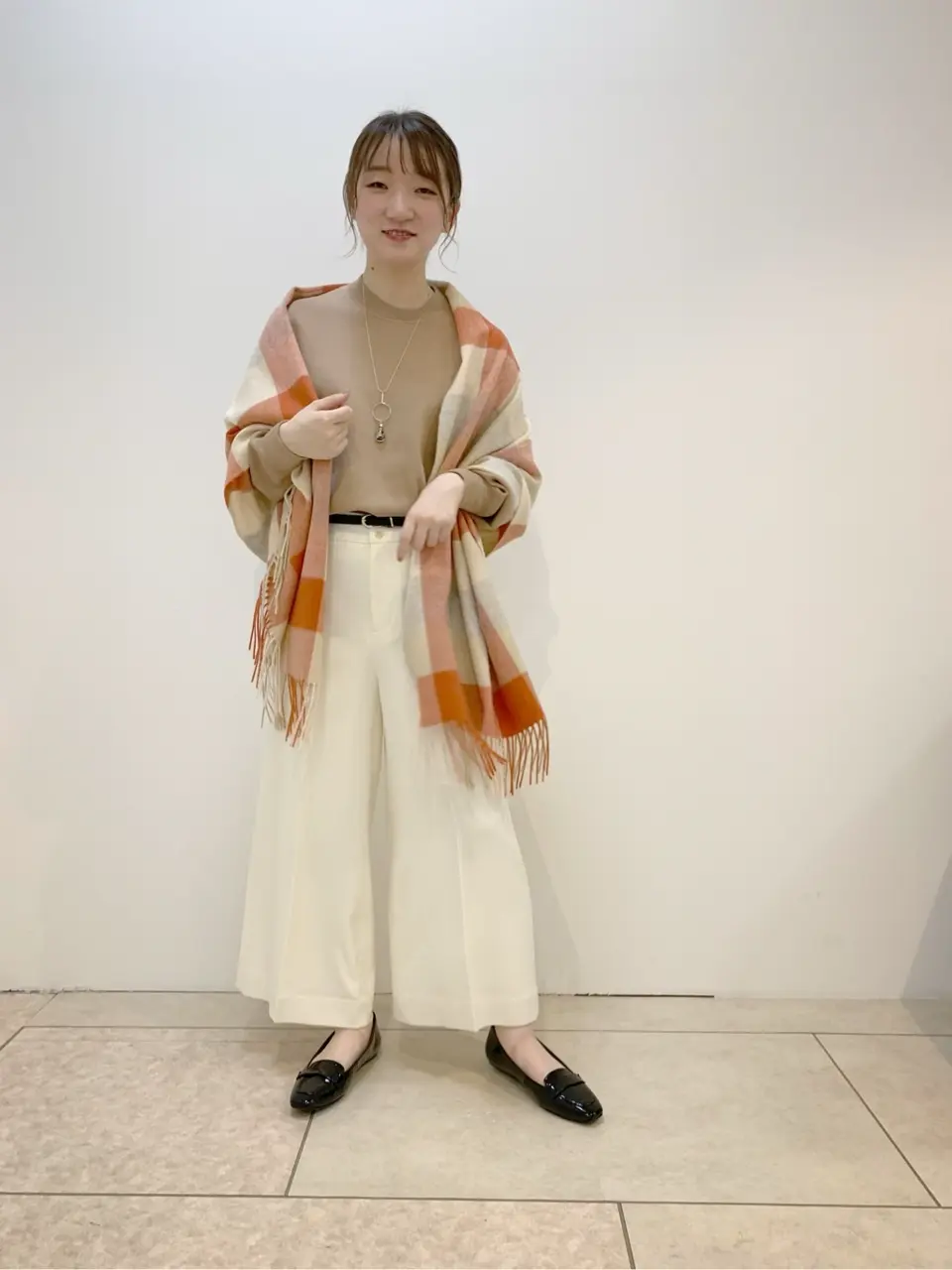 組曲 石井 コーディネート画像