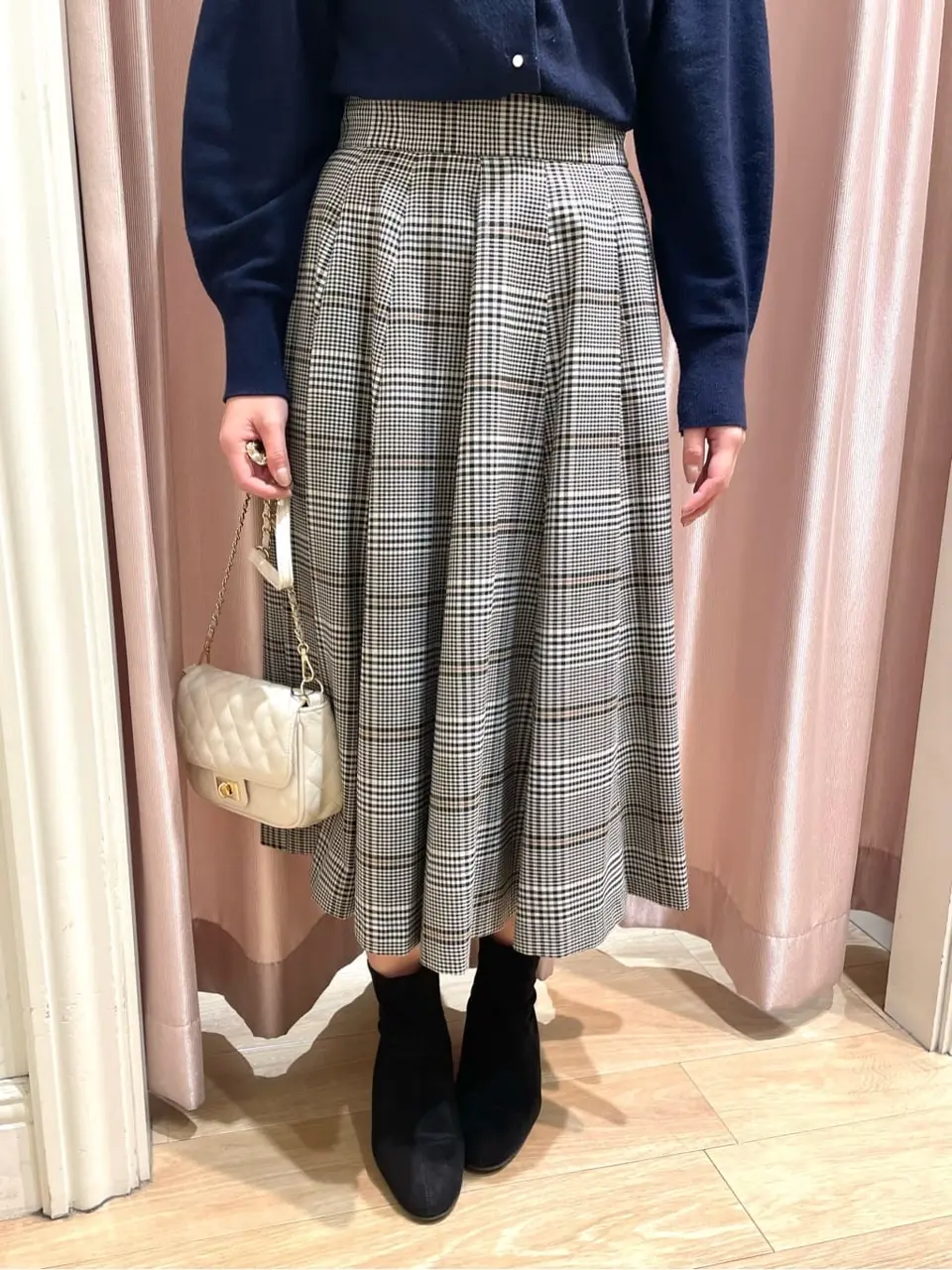 組曲 スタッフ コーディネート画像