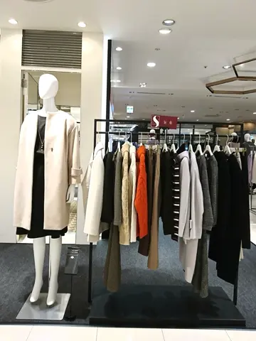 組曲 岡 コーディネート画像