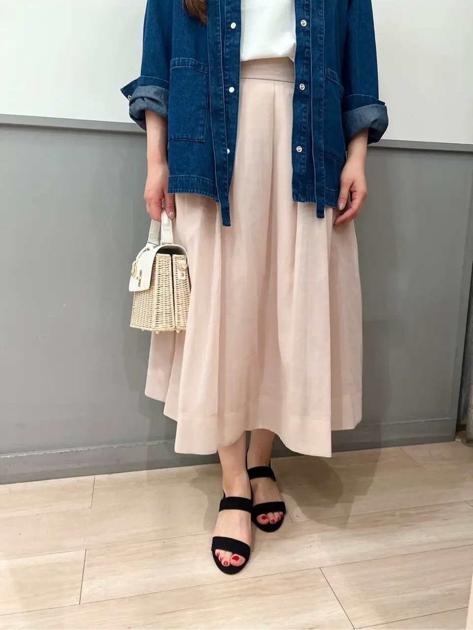 組曲 スタッフ コーディネート画像