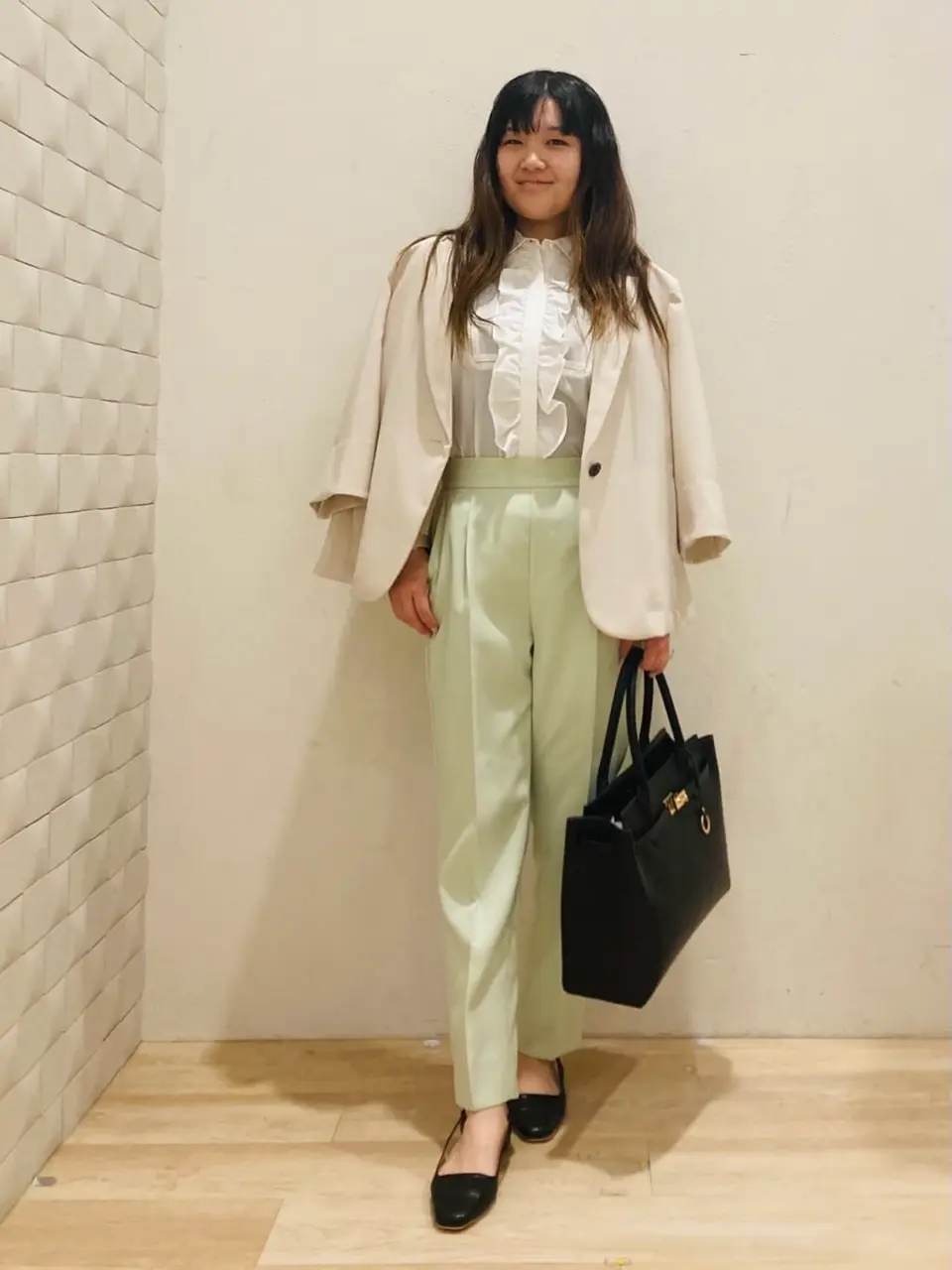 組曲 川根　彩 コーディネート画像