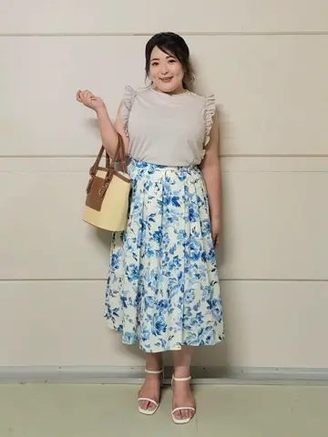 組曲 小林 コーディネート画像