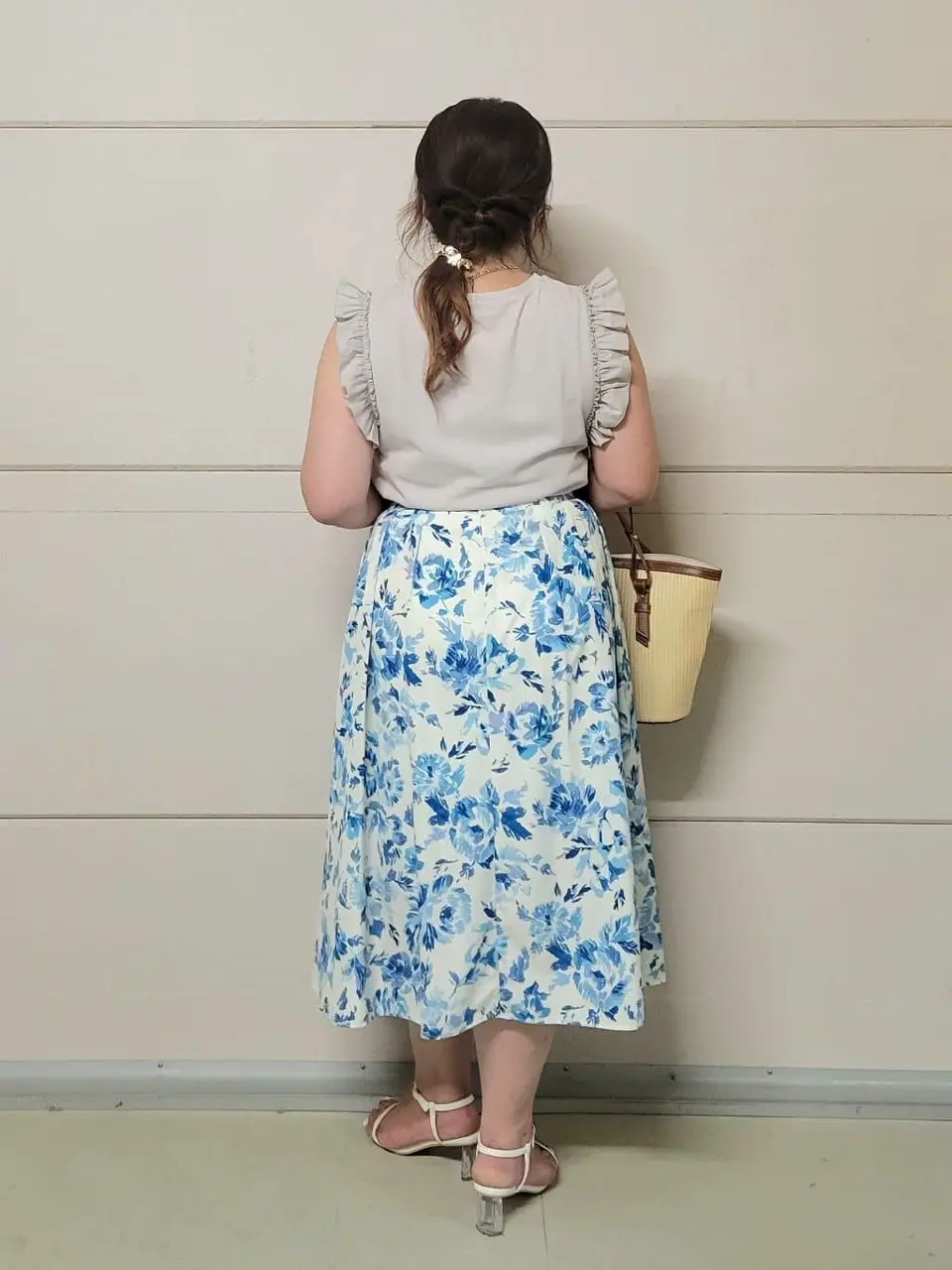 組曲 小林 コーディネート画像