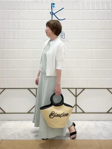 組曲 井上 コーディネート画像