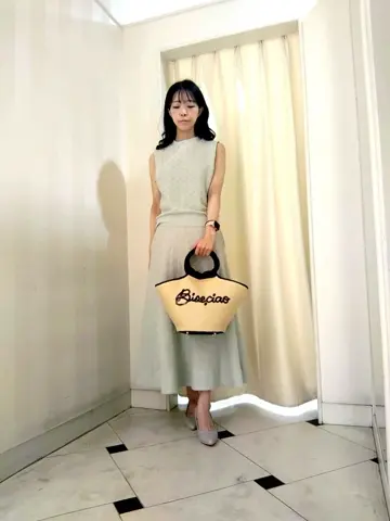 組曲 スタッフ コーディネート画像