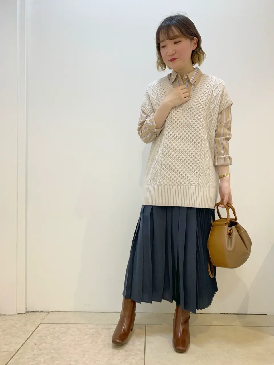 組曲 石井 コーディネート画像