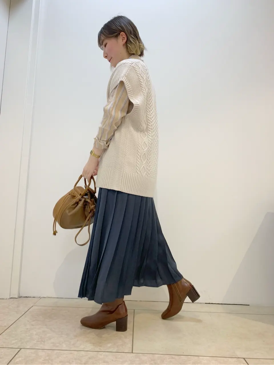 組曲 石井 コーディネート画像