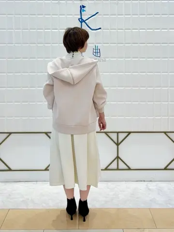 組曲 井上 コーディネート画像